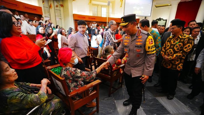 Momen Natal, Kapolri Ajak Semua Pihak Doakan Korban Bencana Sumatera