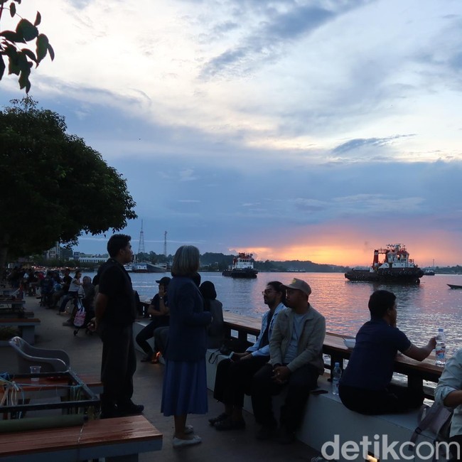 Menuju Senja di Blok M-nya Berau