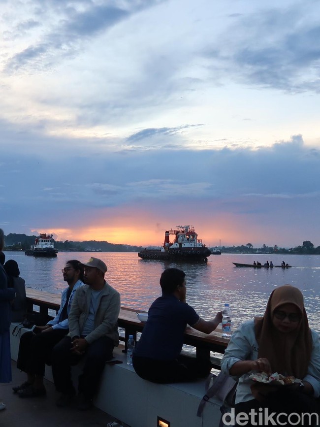 Menuju Senja di Blok M-nya Berau