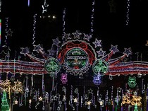 Park Street Kolkata Bersinar Sambut Natal