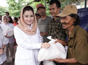 PIRA Berbagi Kasih di Hari Ibu 2025, Berbagi Sembako di Kolong Manggarai