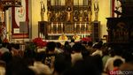Khidmat Misa Natal di Gereja Katedral Jakarta