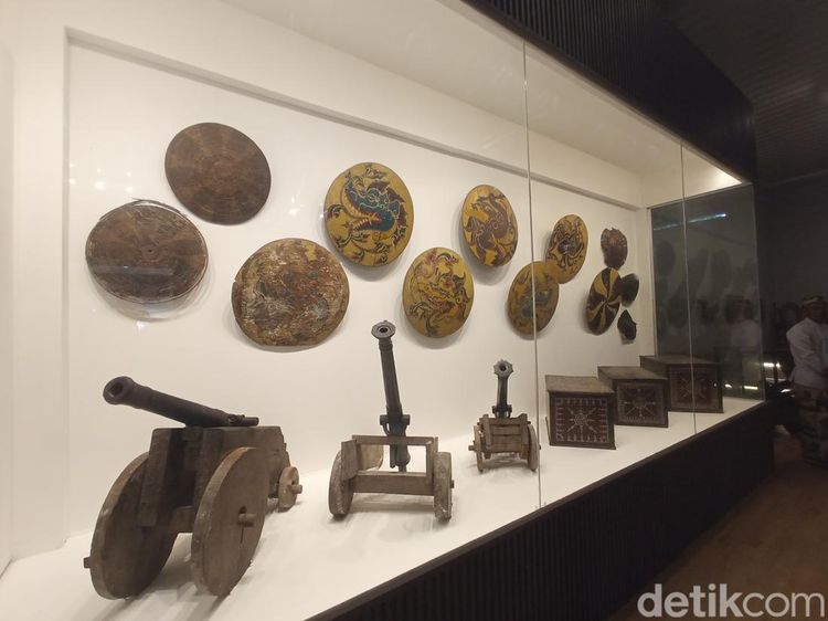 Intip Koleksi Museum Keraton Kanoman