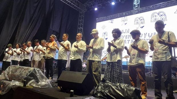 Kunto Aji dan sejumlah musisi berdoa untuk Sumatera.