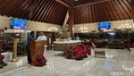 Momen Wagub Jakarta Rano Karno Sapa Jemaat Paroki St Stefanus di Malam Natal