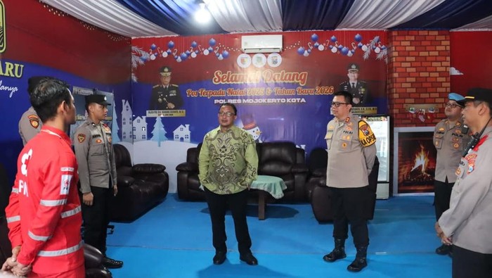 Monitoring Kompolnas di posko pengamanan Nataru di Kota Mojokerto