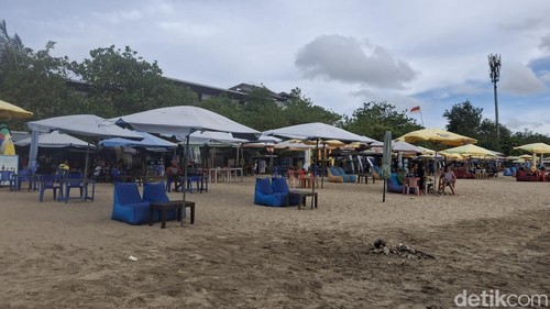 Suasana sepi Pantai Legian, Rabu (24/12/2025).