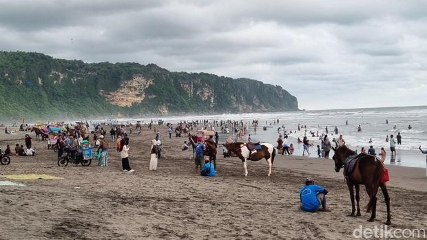Pantai Parangtritis, Bantul, Rabu (24/12/2025). Pantai Parangtritis, Bantul, Rabu (24/12/2025).