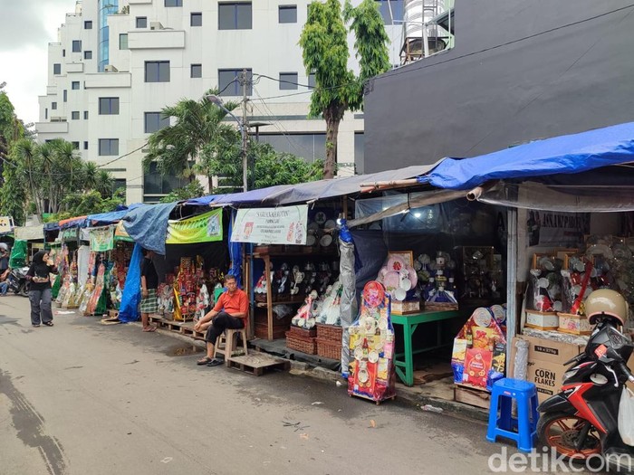 Pedagang Parsel di Cikini Teriak, Penjualan Anjlok Jelang Natal