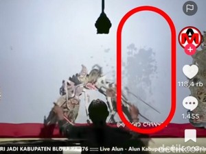 Pria Mabuk Siram Geber Saat Pagelaran Wayang Dalang Ki Sigit di Blora