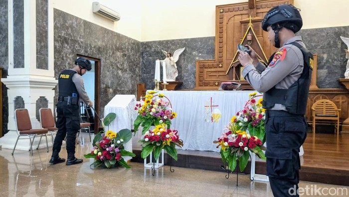 Polres Ponorogo Sterilisasi Gereja di Ponorogo