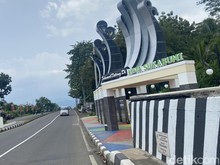 Penampakan Tugu Batas Kota Sukabumi Seharga Rp1,9 M