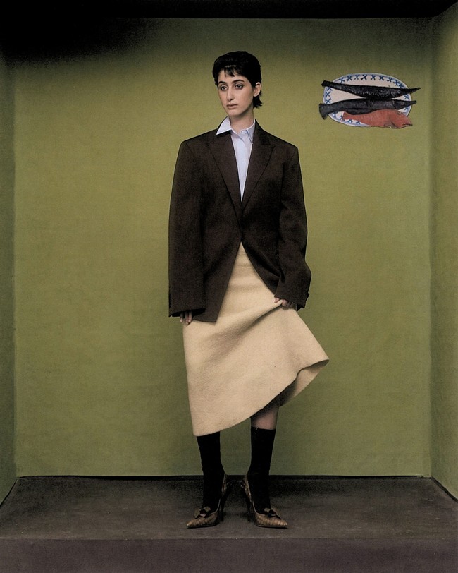 Untuk pertama kali, Rama Duwaji difitur setelah jadi ‘first lady’. Tampil dalam majalah ’The CUT’, wanita tersebut mengukuhkan dirinya sebagai ikon fashion sekaligus wanita independen. Foto: Instagram @thecut