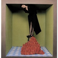 Bicara mengenai peran barunya sebagai istri wali kota, Rama memiliki pendekatan yang lebih sederhana. Alih-alih ikut dalam tata kota yang bukan keahliannya, Rama menyebut prioritas utama adalah membantu seniman-seniman yang belum dikenal untuk bisa berhasil di kota The Big Apple. Foto: Instagram @thecut