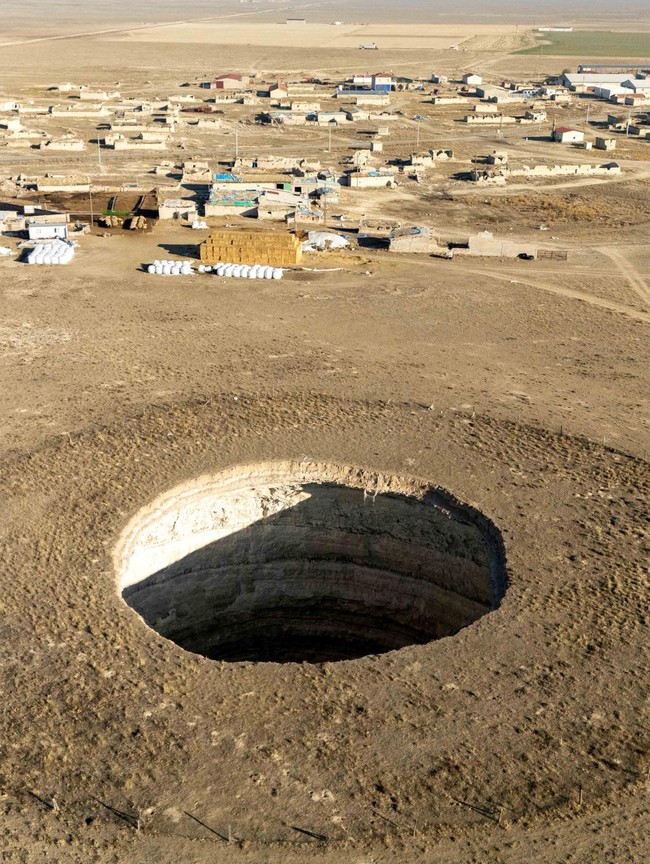 Ratusan Sinkhole Muncul di Konya, Kekhawatiran Petani Kian Besar