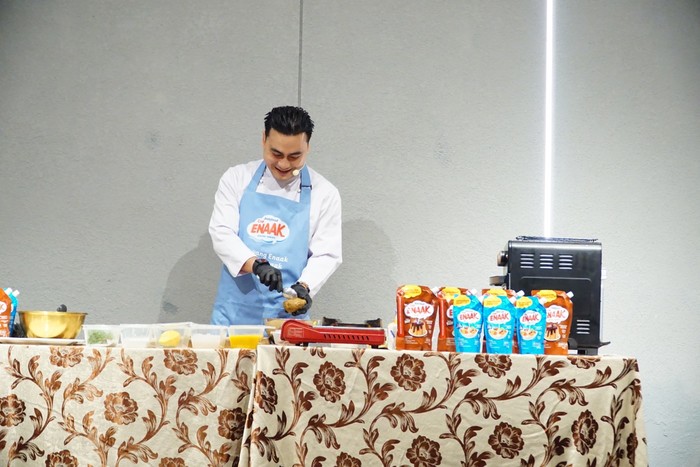 Rayakan Hari Ibu, Cap Enaak Ajak Ibu dan Anak Masak Bareng Chef Steby