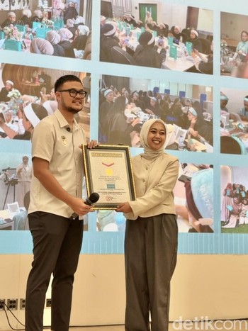 Rayakan Hari Ibu, Wardah Raih Rekor MURI Lewat Kelas Kecantikan Berbasis AI