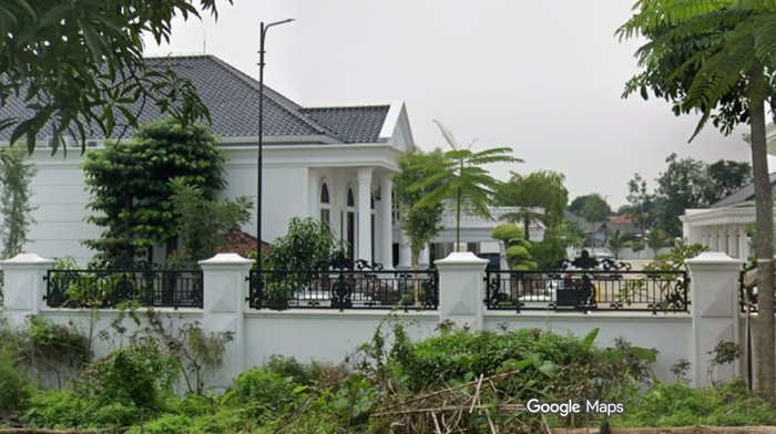 Rumah Bupati Bekasi Ade Kuswara Kunang di Cikarang Selatan, Kabupaten Bekasi