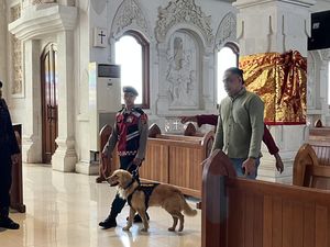 Gereja Katedral Denpasar Disterilisasi Jelang Natal