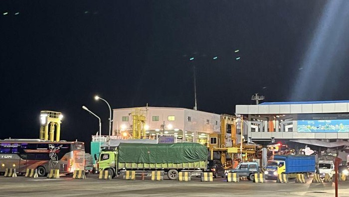 H-1 Natal, 14 Ribu Penumpang Nyeberang ke Jawa dari Pelabuhan Bakauheni