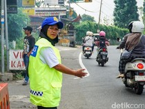 Supeltas Diterjunkan di Jalur Puncak, Bantu Polisi Atur Lalu Lintas Nataru