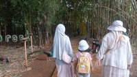 Jalan jalan libur sekolah