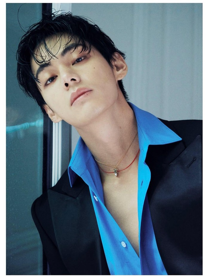 Hasil pemotretan V BTS untuk majalah Vogue Japan edisi Februari 2026.