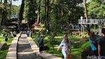 Pesona Tebing Batu dan Hutan Pinus Woodlands Kuningan di Musim Liburan