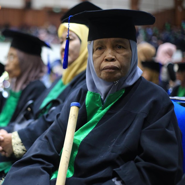 Wisuda Sekolah Lansia di Aceh, Ribuan Peserta Buktikan Belajar Tak Terbatas Usia