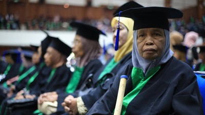 Wisuda Sekolah Lansia di Aceh, Ribuan Peserta Buktikan Belajar Tak Terbatas Usia