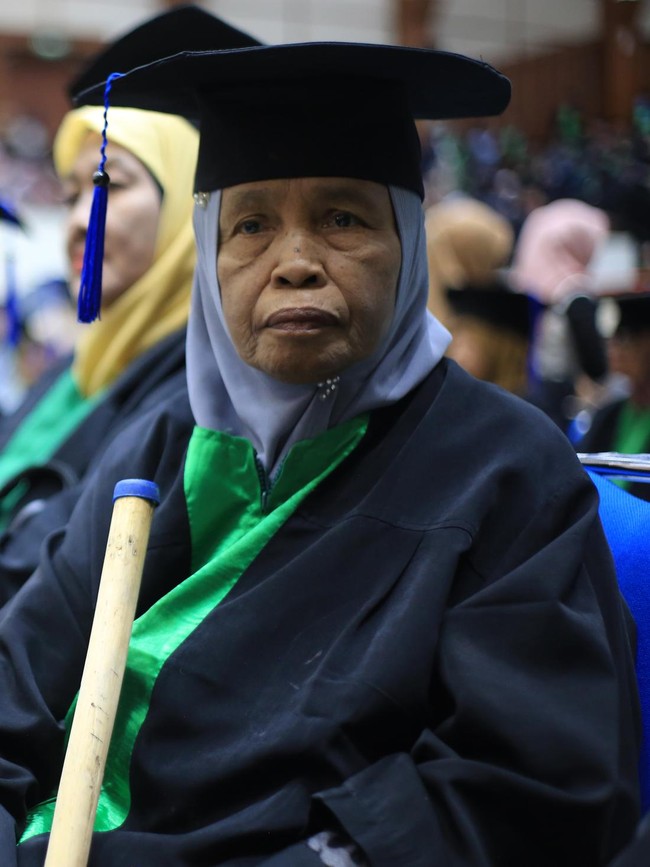 Wisuda Sekolah Lansia di Aceh, Ribuan Peserta Buktikan Belajar Tak Terbatas Usia