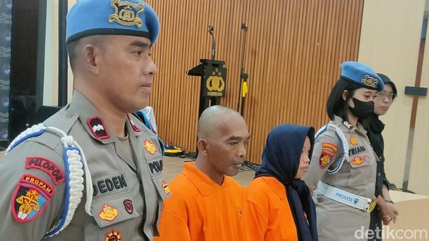 Yanti dan Cahya diringkus usai bunuh-mutilasi ibu dan anaknya Yanti dan Cahya diringkus usai bunuh-mutilasi ibu dan anaknya