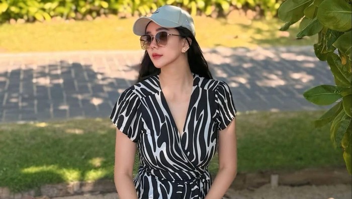 Momen Aura Kasih Balas Komentar Lisa Mariana soal Vespa Kuning