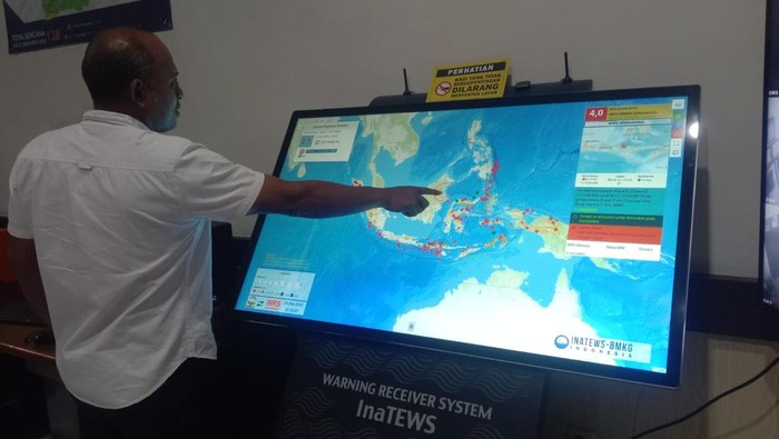 Lamongan Siaga Angin Kencang, Waspada Pohon Tumbang!