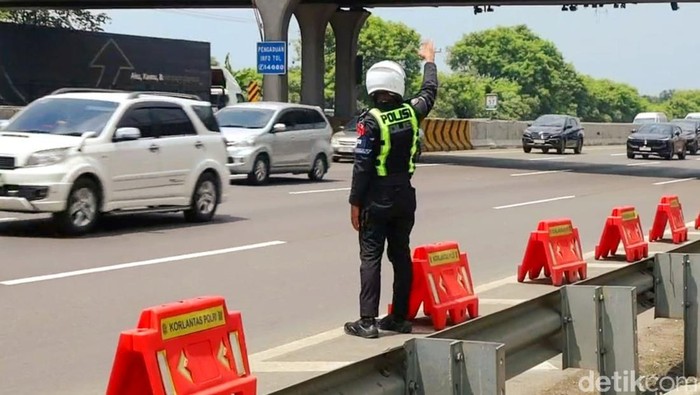 Libur Natal, Contraflow Diberlakukan di KM 47-65 Tol Japek
