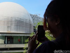 JakPro Buka Suara Viral Dugaan Calo Tiket Planetarium Jakarta