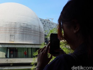 Video: Teknologi Baru di Teater Bintang Planetarium Jakarta