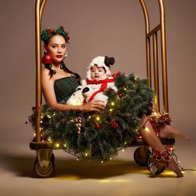 Serba Pertama dari 5 Artis Ini di Natal 2025