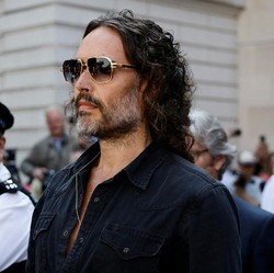 Russell Brand Didakwa Pelecehan dan Pemerkosaan (Lagi)!