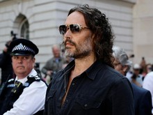 Russell Brand Didakwa Pelecehan dan Pemerkosaan (Lagi)!