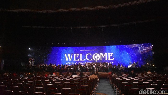 Gladi Resik Ibadah Natal di Gereja Bethany Nginden, Surabaya