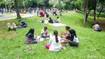 Gratis dan Ramah Keluarga, Tebet Eco Park Ramai Saat Natal