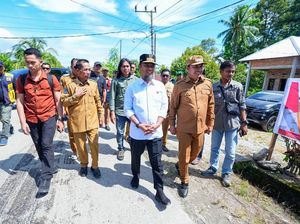 Gubernur Sulsel Tinjau Perbaikan Jalan di Luwu Utara Usai 20 Tahun Rusak