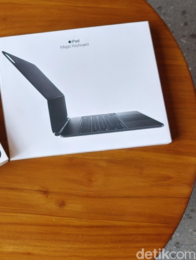 Unboxing iPad Pro M5, Desain Super Tipis dan Chip Paling Kencang
