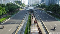 Lengangnya jalanan Jakarta mencerminkan tingginya pergerakan warga yang memilih bepergian ke luar kota atau merayakan Natal bersama keluarga, sekaligus menjadi momen langka bagi ibu kota untuk menikmati suasana yang lebih lengang dan lancar.