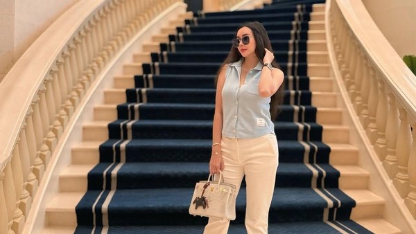 Dar-der-dor Aura Kasih, Inara Rusli dan Ari Lasso