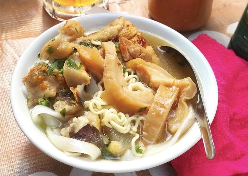 5 Kuliner Enak di Dekat Gereja Katedral Jakarta, Ada Bakso Babi!