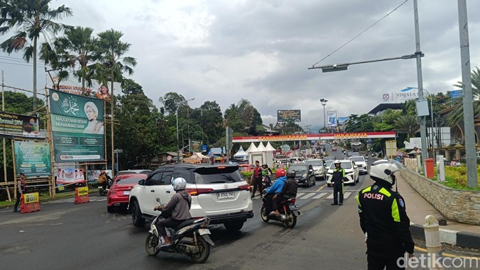 One Way ke Puncak Bogor Berakhir, Lalin di Simpang Gadog Padat