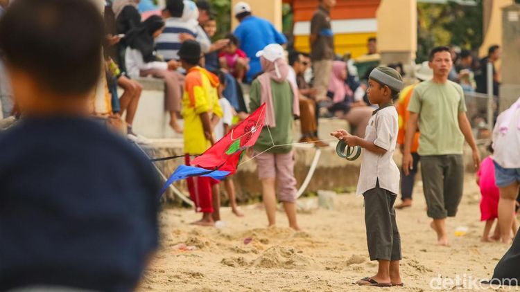 Libur Natal, Pantai Ancol Jadi Ruang Main Keluarga