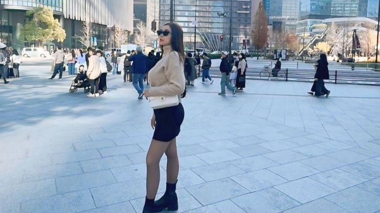 Potret Liburan Aura Kasih